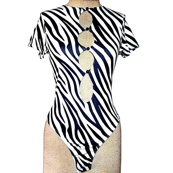 Missguided Tops - Animal Print Short Sleeve Bodysuit Size 4